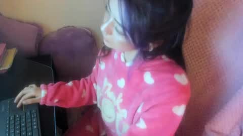   online show from 04-12-26, 07:13