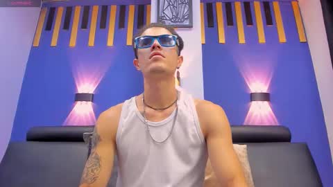 Snapshot of sammytop22 chatting on 10-24-25, 11:17 sammy model independiente online show from 10-24-25, 11:17