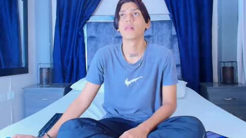 Snapshot of samuel_sincee chatting on 01-22-25, 03:20 Samuel Sincee online show from 01-22-25, 03:20