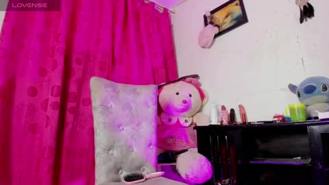 Snapshot of samy_ice chatting on 05-17-26, 07:32 samy_ice online show from 05-17-26, 07:32
