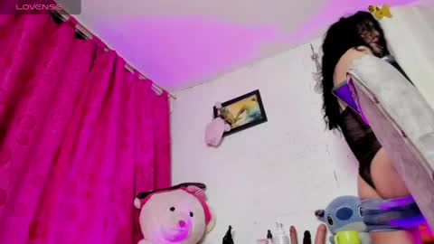 Snapshot of samy_ice chatting on 05-19-26, 11:00 samy_ice online show from 05-19-26, 11:00