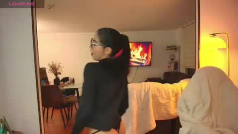 Snapshot of samy_jonnes_ chatting on 06-11-26, 01:05 Hello I am absent due to a family calamity I will return soon-hola estoy ausente por un problema familiar volvere pronto. online show from 06-11-26, 01:05