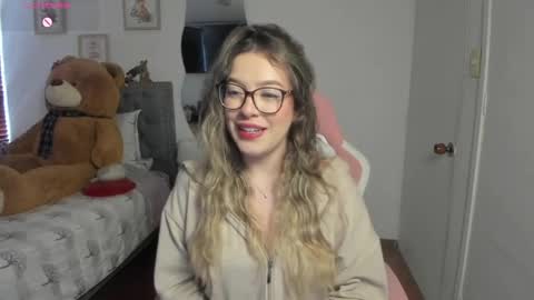 Snapshot of samysweet_8 chatting on 05-27-26, 02:03 Samanta online show from 05-27-26, 02:03