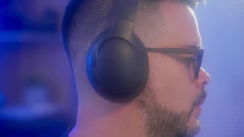 Sanders online show from 04-11-26, 03:11