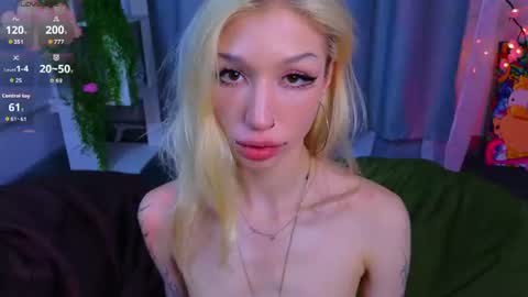 Snapshot of sandragriff chatting on 06-27-26, 10:31 Sally online show from 06-27-26, 10:31