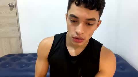 Snapshot of santi36rt chatting on 05-18-26, 12:40 santi36rt online show from 05-18-26, 12:40