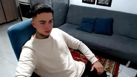 Snapshot of santi_ss chatting on 01-11-26, 12:48 santi_ss online show from 01-11-26, 12:48