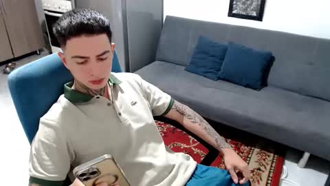 Snapshot of santi_ss chatting on 01-12-26, 01:38 santi_ss online show from 01-12-26, 01:38