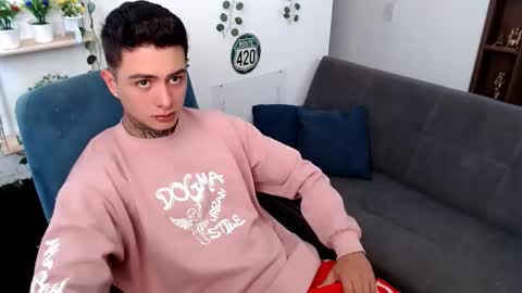 Snapshot of santi_ss chatting on 03-11-26, 03:18 santi_ss online show from 03-11-26, 03:18