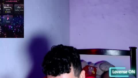 Snapshot of santiago_foxx chatting on 04-21-26, 02:15 santi online show from 04-21-26, 02:15