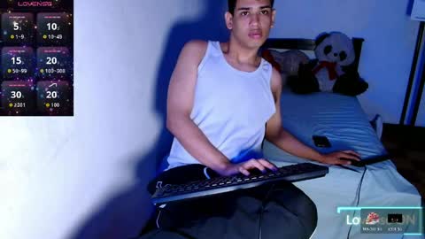Snapshot of santiago_foxx chatting on 04-27-26, 09:46 santi online show from 04-27-26, 09:46