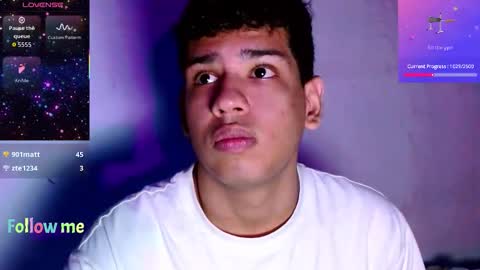 Snapshot of santiago_foxx chatting on 05-19-26, 01:56 santi online show from 05-19-26, 01:56