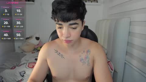 Snapshot of santy7u7 chatting on 06-16-26, 01:36 Mr. Santiago online show from 06-16-26, 01:36