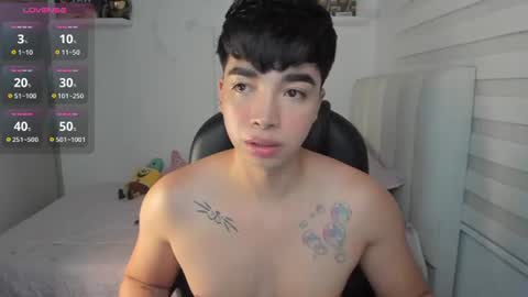 Snapshot of santy7u7 chatting on 06-25-26, 08:13 Mr. Santiago online show from 06-25-26, 08:13