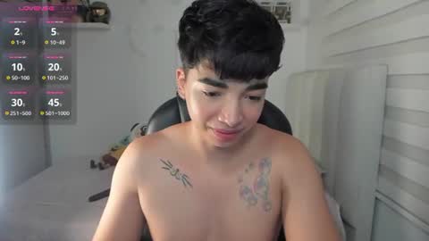 Snapshot of santy7u7 chatting on 06-30-26, 01:45 Mr. Santiago online show from 06-30-26, 01:45