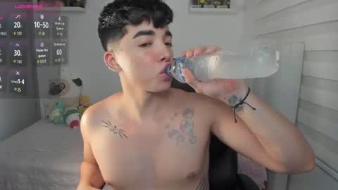 Snapshot of santy7u7 chatting on 07-09-26, 08:13 Mr. Santiago online show from 07-09-26, 08:13