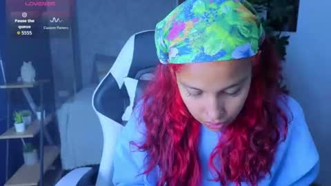 Snapshot of saphiire_ chatting on 07-21-26, 02:52 saphi online show from 07-21-26, 02:52