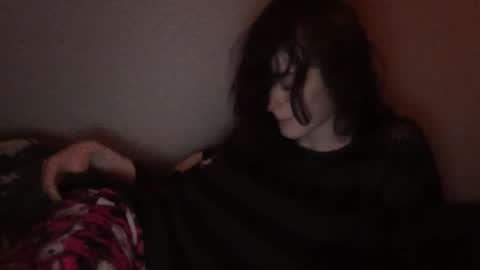 Snapshot of sapphicvoid chatting on 12-20-25, 03:24 Jade online show from 12-20-25, 03:24