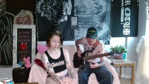 Snapshot of sappysex chatting on 07-31-26, 03:33 Her name is Sage His name is Nick online show from 07-31-26, 03:33