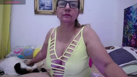 Snapshot of sara211 chatting on 06-03-26, 03:20 sara online show from 06-03-26, 03:20