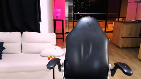 Sara online show from 04-13-26, 02:17