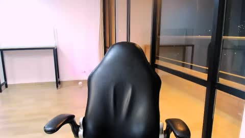 Snapshot of sara_oxford chatting on 04-22-26, 05:32 Sara online show from 04-22-26, 05:32