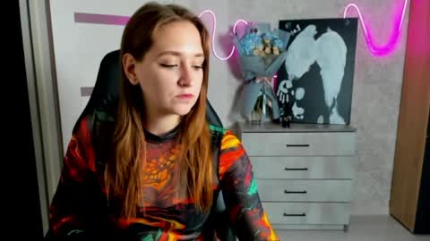 Snapshot of sara_rossse chatting on 05-15-26, 02:13 Sara online show from 05-15-26, 02:13