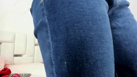 sara_sm1th_ online show from 05-22-26, 12:00
