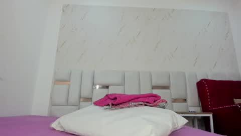 sara_sm1th_ online show from 05-24-26, 11:26
