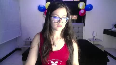 Snapshot of sara_valderrama_ chatting on 06-20-26, 10:51 sara_valderrama_ online show from 06-20-26, 10:51