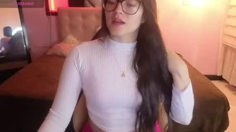 Snapshot of sara_valderrama_ chatting on 06-27-26, 02:12 sara_valderrama_ online show from 06-27-26, 02:12