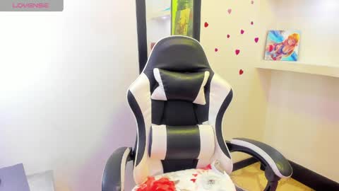  1 online show from 04-29-26, 04:16
