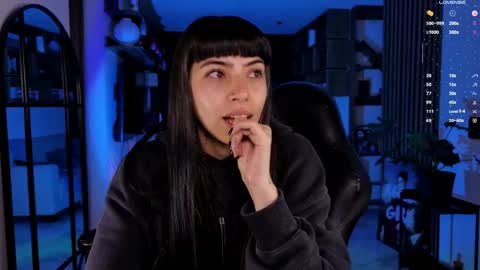 Sara online show from 04-10-26, 06:51