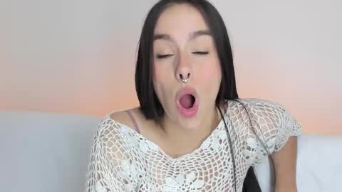 Snapshot of saraarchbould chatting on 12-19-25, 10:17 Sara online show from 12-19-25, 10:17