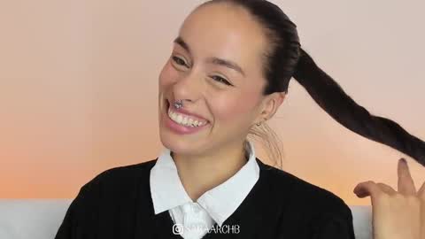 Snapshot of saraarchbould chatting on 05-18-26, 04:18 Sara online show from 05-18-26, 04:18