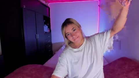 saradiazxxx online show from 04-11-26, 05:01