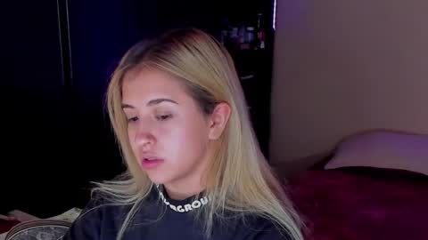 saradiazxxx online show from 04-25-26, 03:09