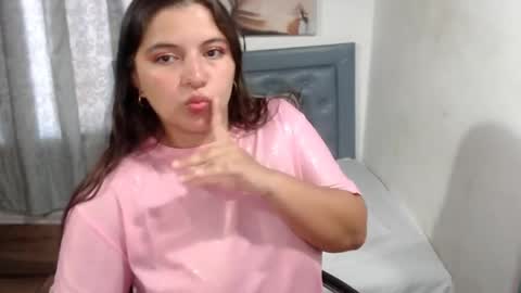 Snapshot of sarah_acero chatting on 05-31-26, 12:23 sarah online show from 05-31-26, 12:23