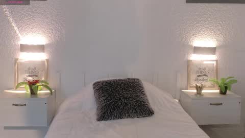 Sarah online show from 04-03-26, 01:09