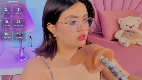 Snapshot of sarah_gold_1 chatting on 02-19-25, 02:44 Sarah online show from 02-19-25, 02:44