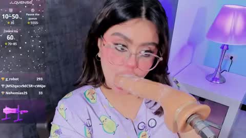 Snapshot of sarah_gold_1 chatting on 02-27-25, 06:29 Sarah online show from 02-27-25, 06:29