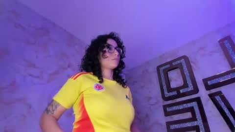 Snapshot of sarah_sluty chatting on 06-18-26, 02:23 Sarah online show from 06-18-26, 02:23