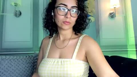 Snapshot of sarah_sluty chatting on 06-20-26, 10:29 Sarah online show from 06-20-26, 10:29