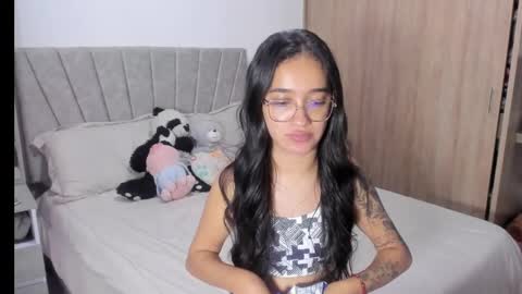 Snapshot of sarah_stone15 chatting on 04-16-26, 01:39 Sarah online show from 04-16-26, 01:39
