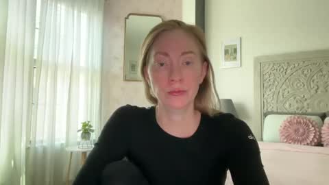 Sarah online show from 06-17-26, 06:42