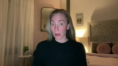 Sarah online show from 06-19-26, 03:55