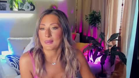 Divine Sarah NONUDE model online show from 06-30-26, 07:09