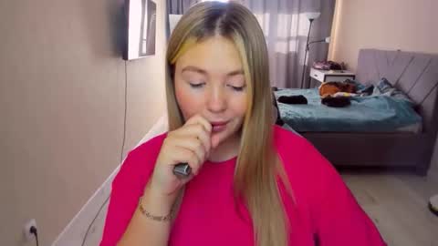 Sarah online show from 05-22-26, 02:01