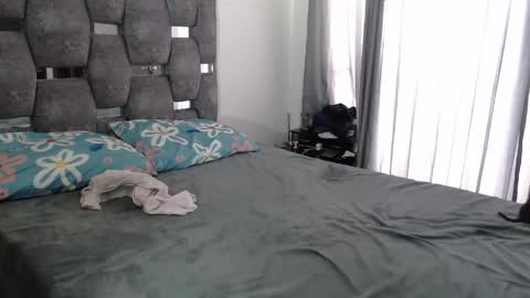 Snapshot of sarahott_1 chatting on 05-13-26, 04:26 Lia online show from 05-13-26, 04:26