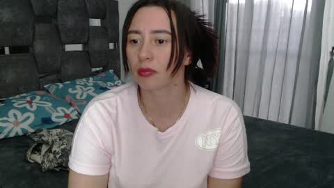 Snapshot of sarahott_1 chatting on 05-14-26, 07:53 Lia online show from 05-14-26, 07:53